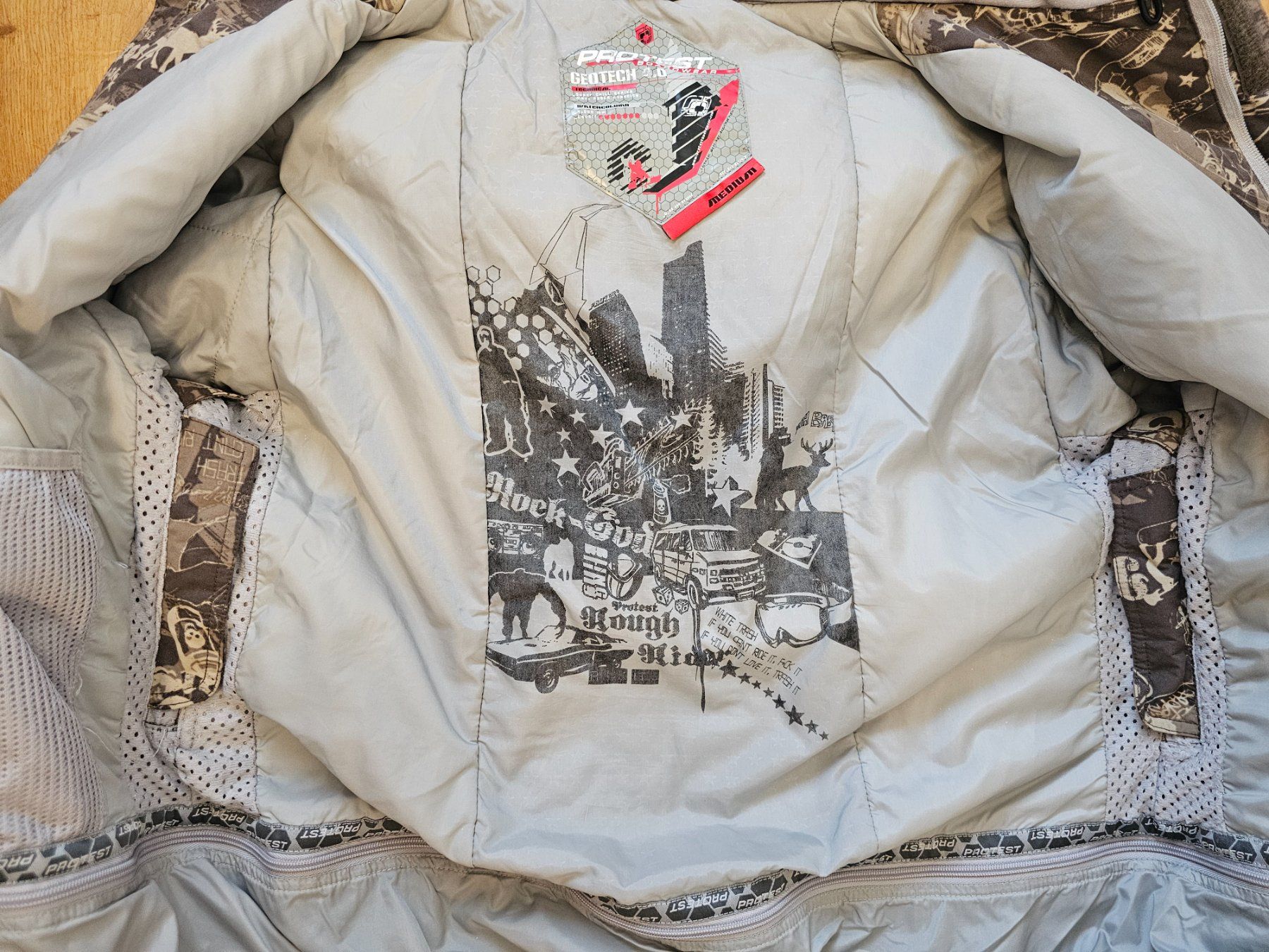 Protest Giacche: Snowboardjacke PROTEST BOARDWEAR GEOTECH 4.0 , MEDIUM – Usato da Aarau Rohr venduto da Mmiracle 6