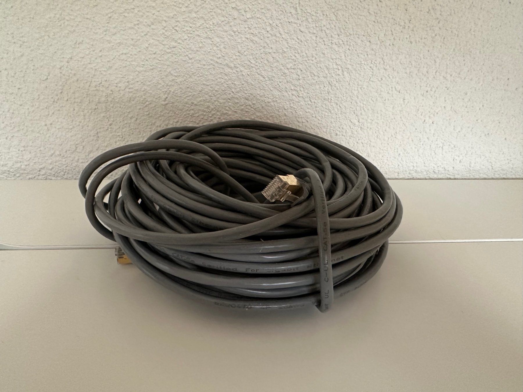 Cavi: Netzwerkkabel / LAN-Kabel -  Cat 5e -  ca. 20m – Usato da Basel venduto da Nermin00