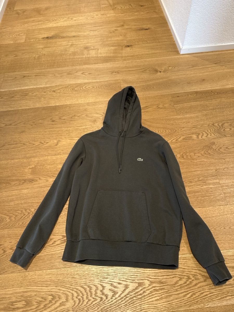 Lacoste Maglioni & Felpe: Kapuzenpullover Lacoste grau Grösse L guter Zustand – Usato da Herisau venduto da Lf_