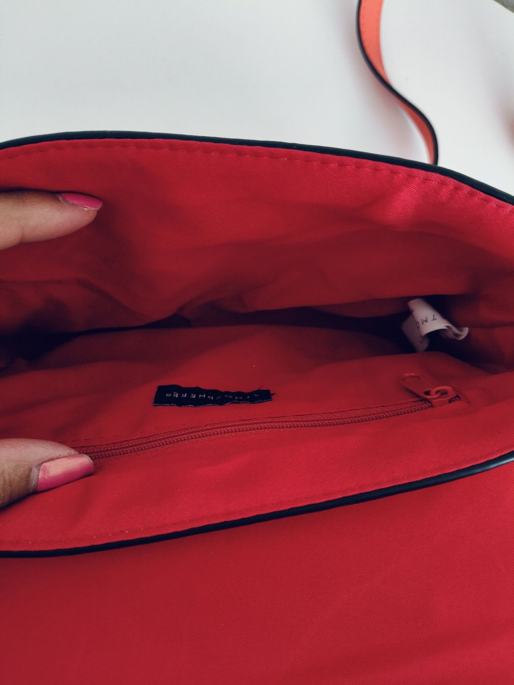 Taschen für Damen: Handtasche – Neu und originalverpackt aus Winterthur von n_c_7gxz 4