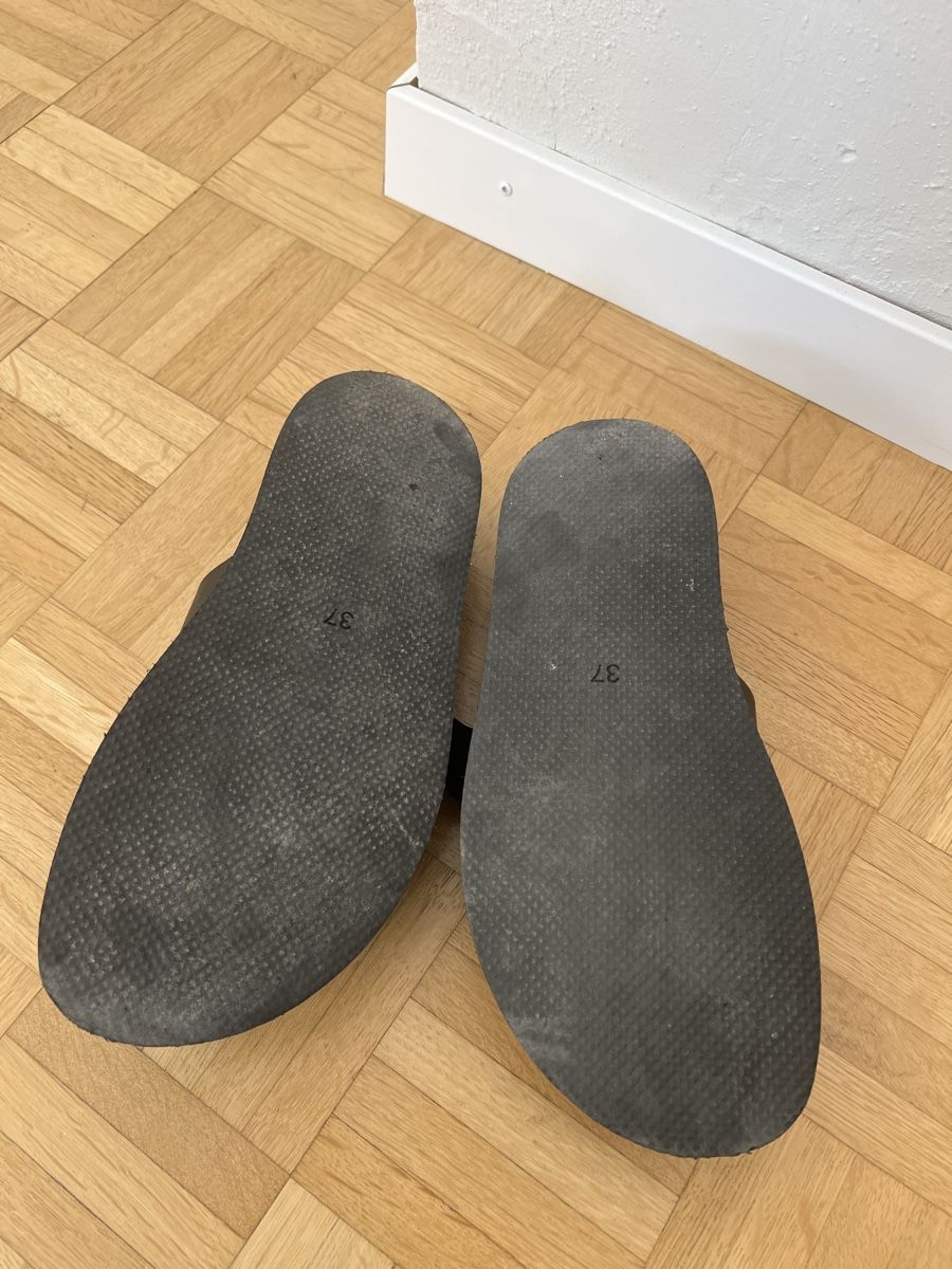 Damenschuhe: Schwarze Sandalen Leder 37 – Gebraucht aus Winterthur von lilly021 1