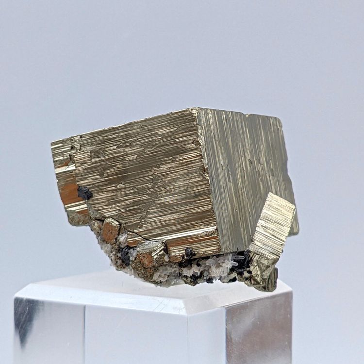 PYRIT GOLDENE mit SFALERIT und QUARZ, Triglifa | Kaufen auf Ricardo