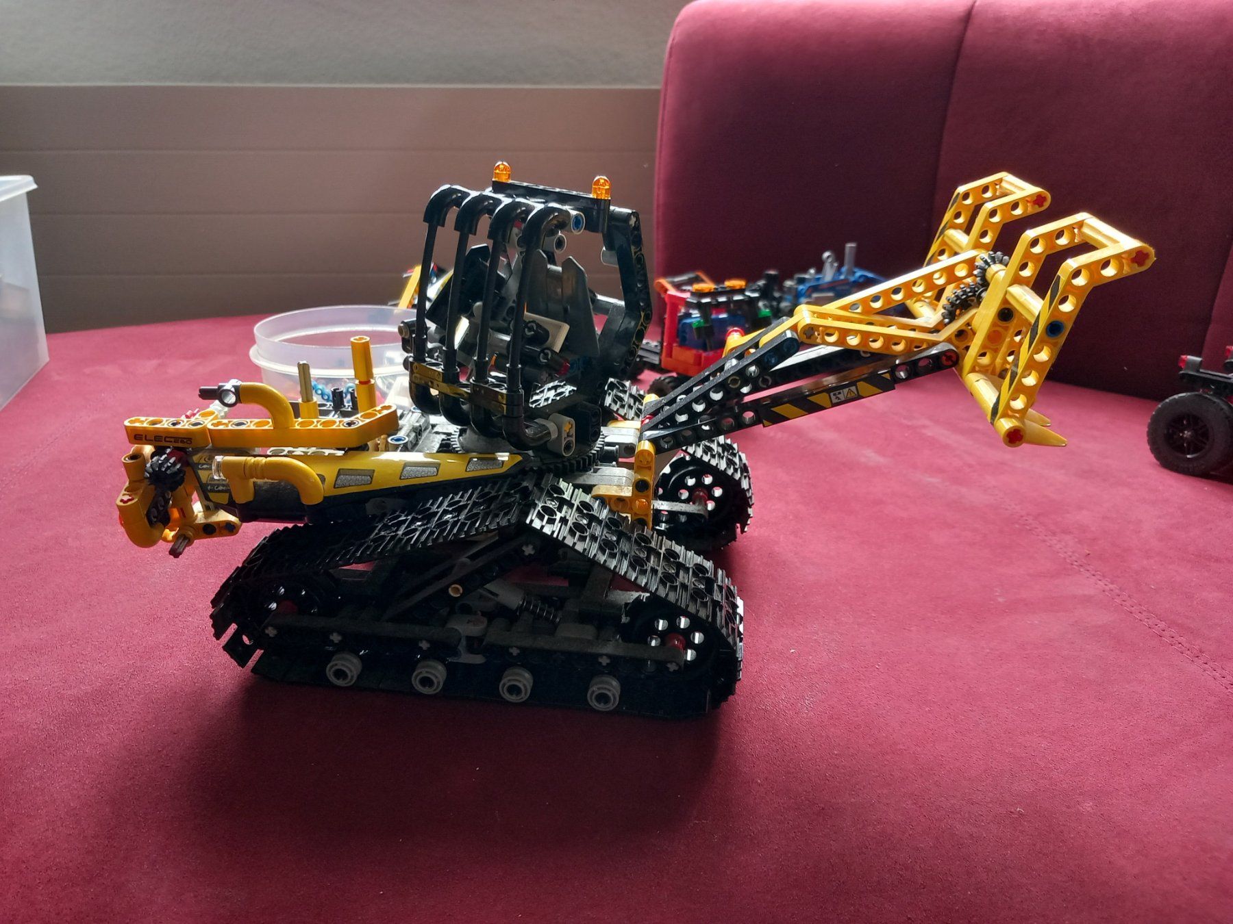 Lego Kit di costruzioni: Lego Technic Raupenlader, 42094 – Usato da Uitikon Waldegg venduto da pkuster