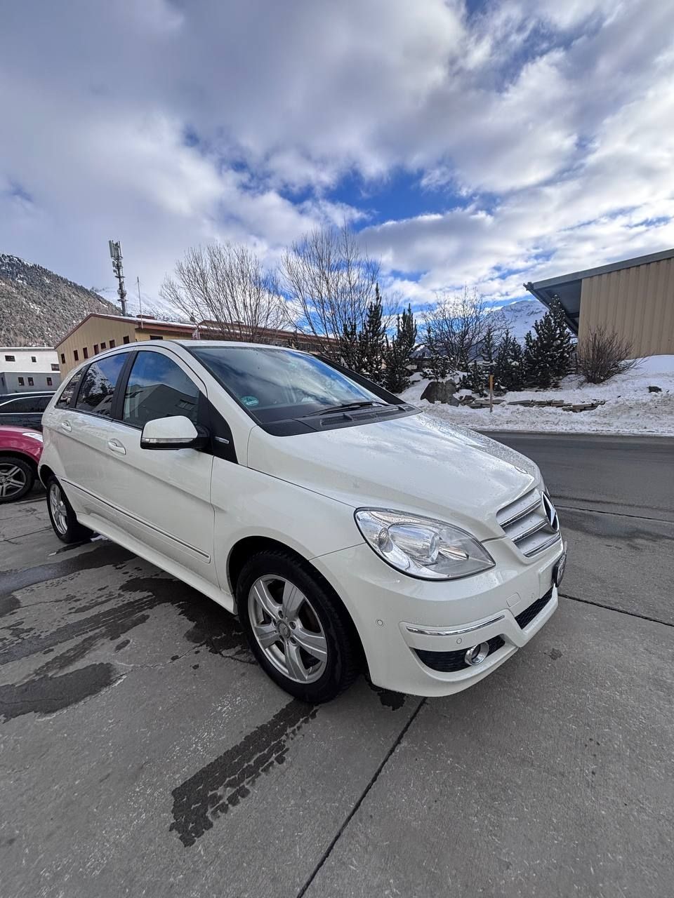 Mercedes-Benz Automobili: Mersedes B200 Benzin / Erdgas – Usato da Pontresina venduto da Twi_sjc6