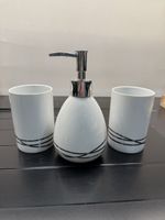 Set de salle de bain 3 pièces, distributeur + 2 gobelets