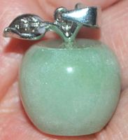 Anhänger F-737 – Apfel – Aventurin – 2x2cm