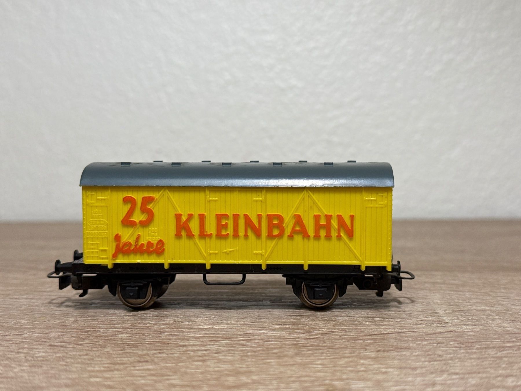 Kleinbahn Modellini di ferrovie: Kleinbahn Güterwagen H0 (29) – Usato da St-Aubin-Sauges venduto da Lo_Go