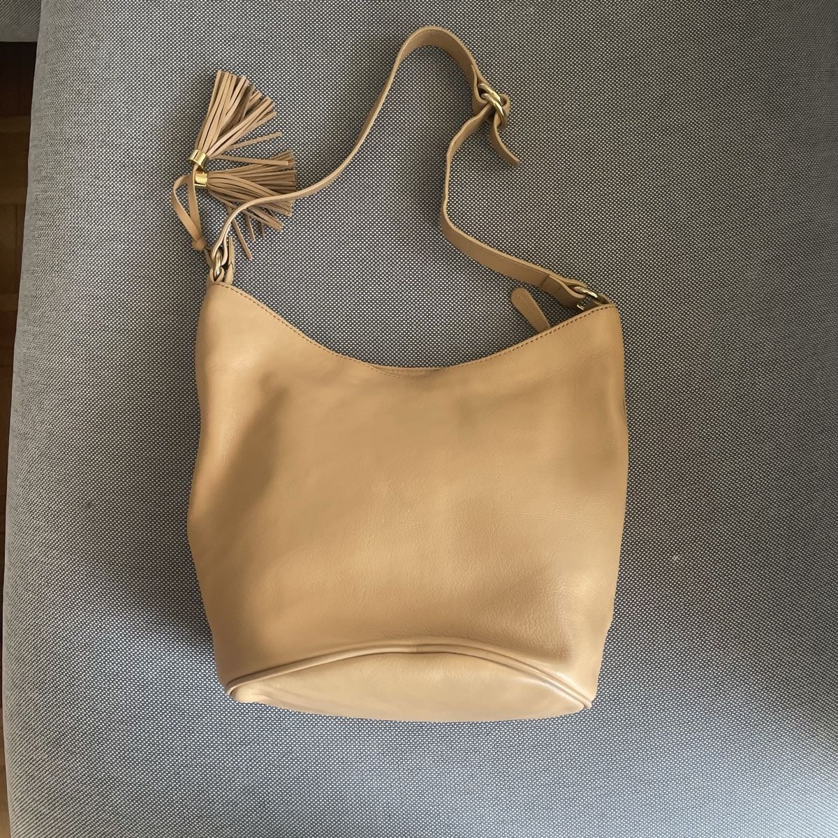 Ugg Borse: Stylische UGG-Ledertasche / Bucket Tasche – Nuovo (secondo la descrizione) da Bern venduto da dek_7bjd 2