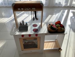 Kinderkueche Spielkueche Hape Holz gut erhalten inkl. Zub...