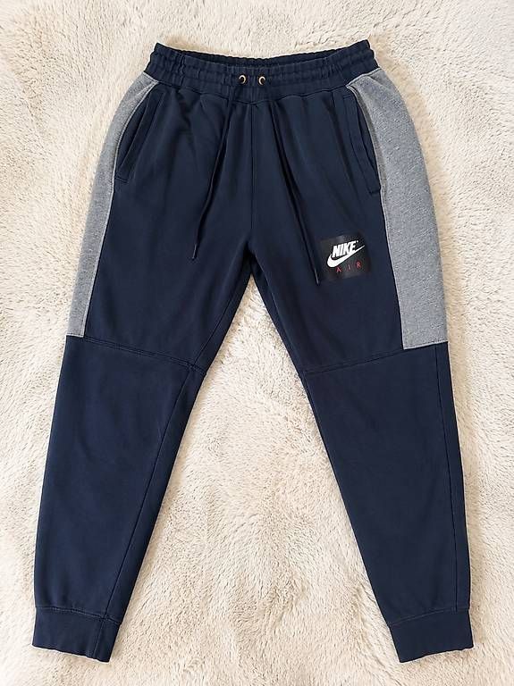 Pantaloni: Jogging Nike taille M – Usato da La Chaux-de-Fonds venduto da bov_xg8y
