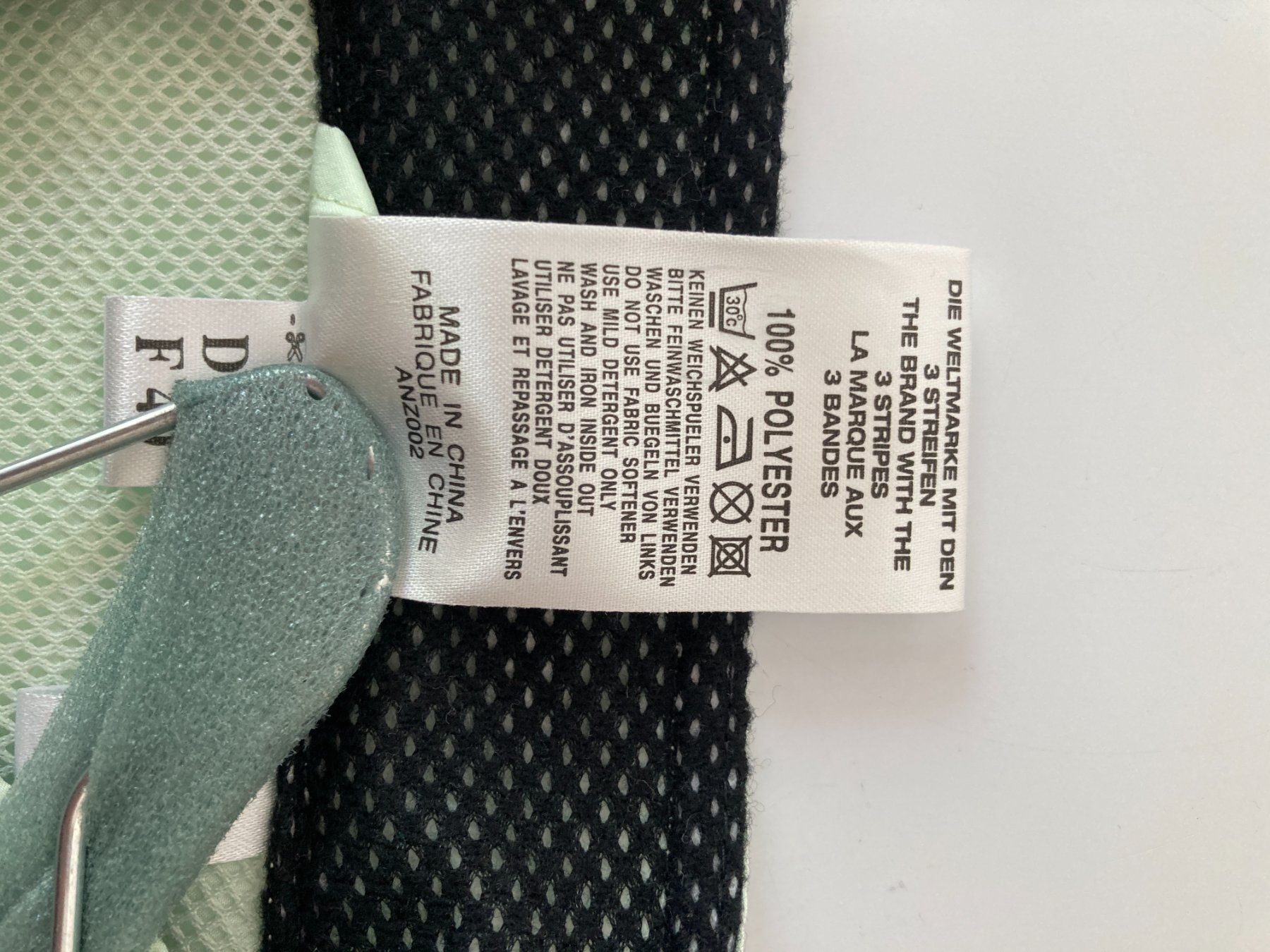 Adidas Gilets: Adidas weste --------(N) – D'occasion à Wallisellen par AS.TZ. 5