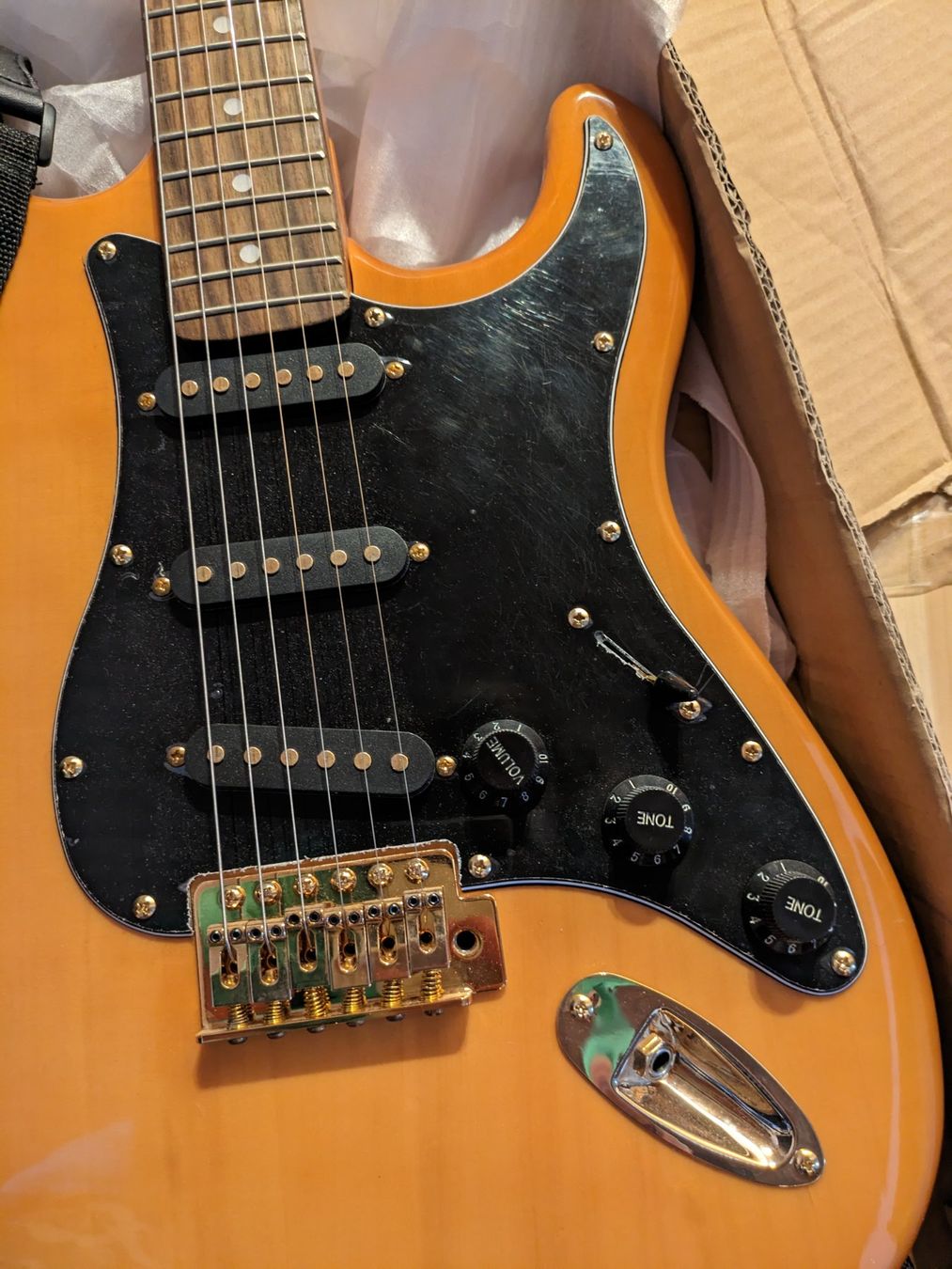 Strumenti musicali: Gitarre Neu – Usato da Einsiedeln venduto da Nadin27 3
