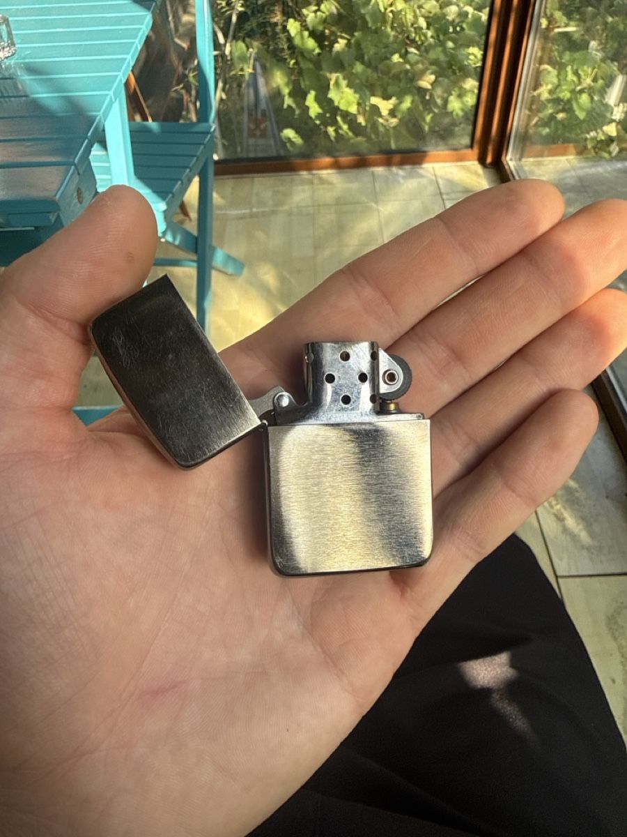 Zippo Feuerzeuge: Zippo Feuerzeug gebraucht – Gebraucht aus Spiez von Elektrik-und-co 1