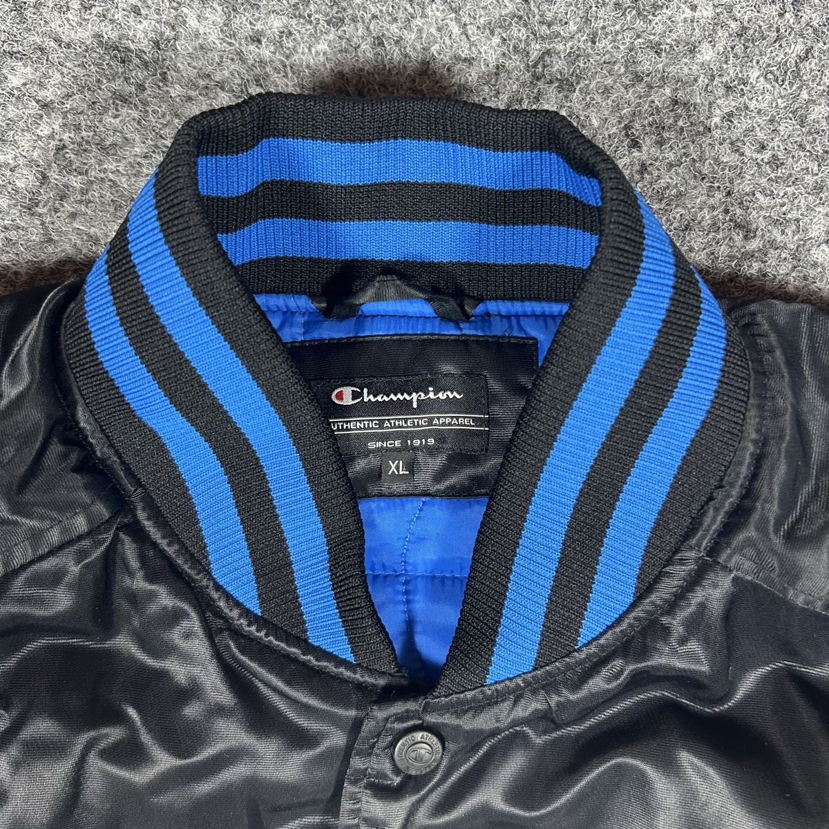 Champion Giacche: Champions Bomber  – Usato da La Sagne NE venduto da Matlasape 2