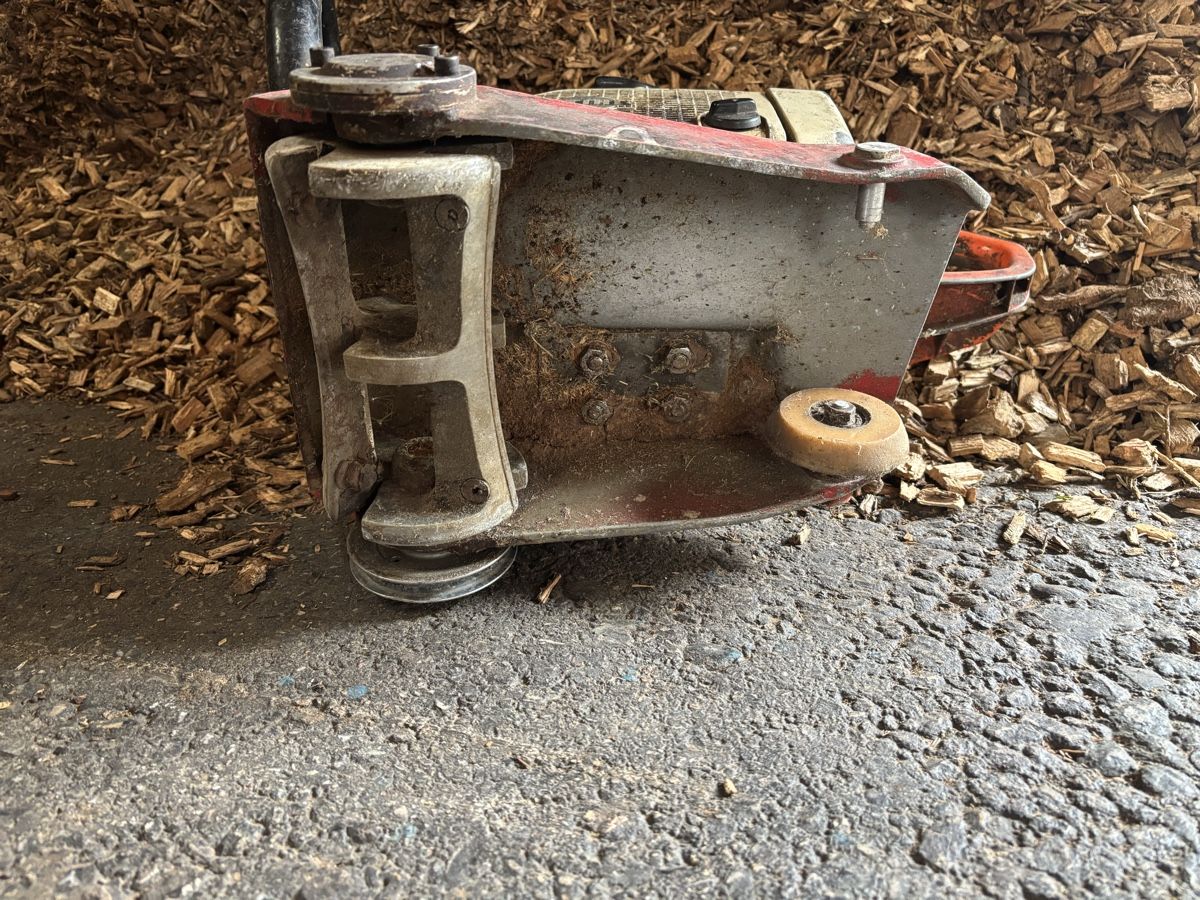 Stihl Sägen: Stihl 045 AV mit Entrinder – Defekt aus Malters von mar_6mvr 2