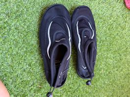 Badeschuhe Grösse 36