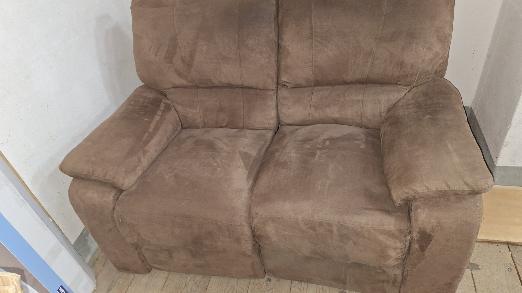 Sofas: 2er Relax Sofa, mechanisch verstellbar , braun Microfaser – Gebraucht aus Arlesheim von shopradl 5