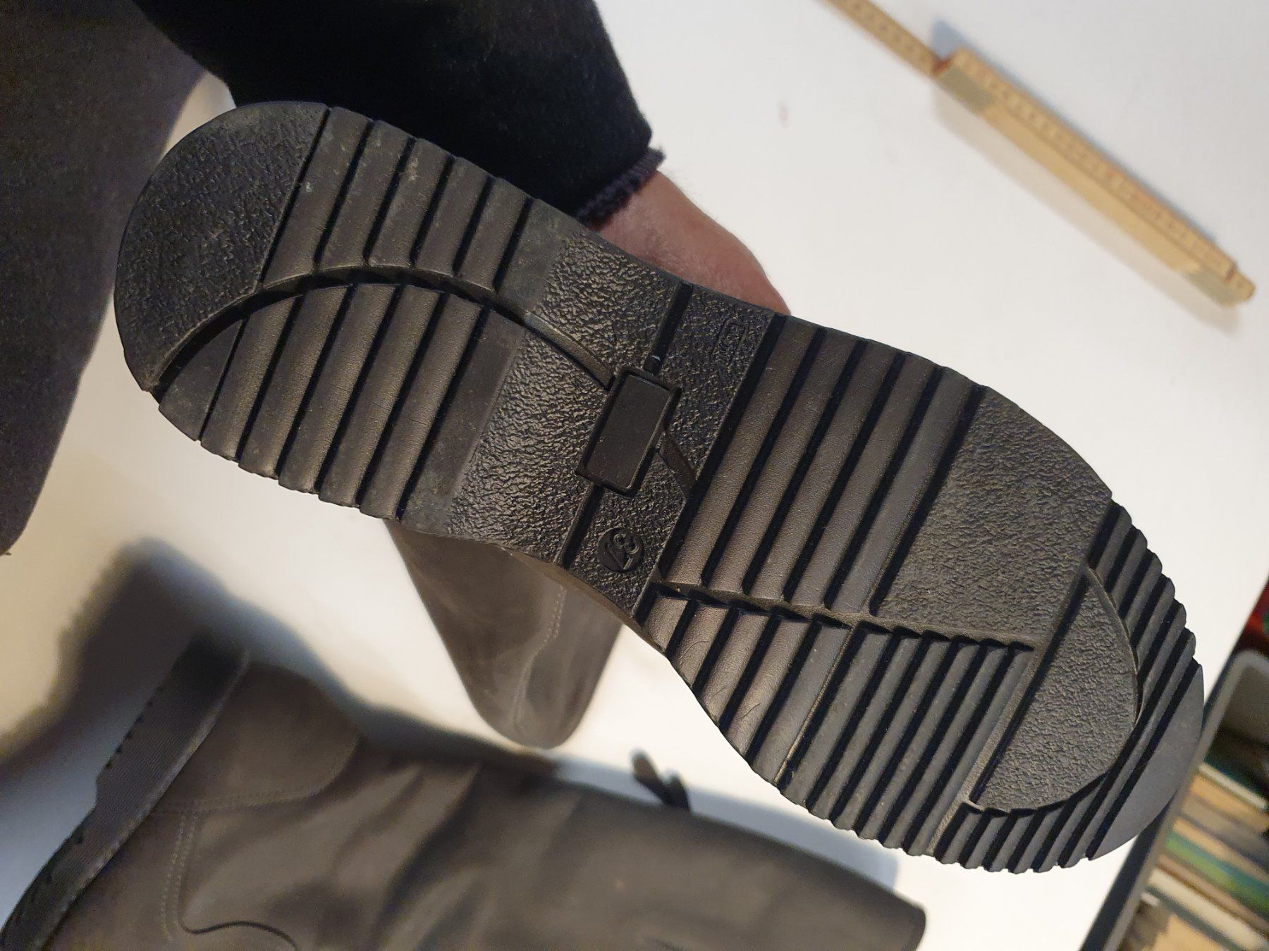 Damenschuhe: Lederstiefel Schafwolle grau grösse 37 – Gebraucht aus Zürich von dialout 7