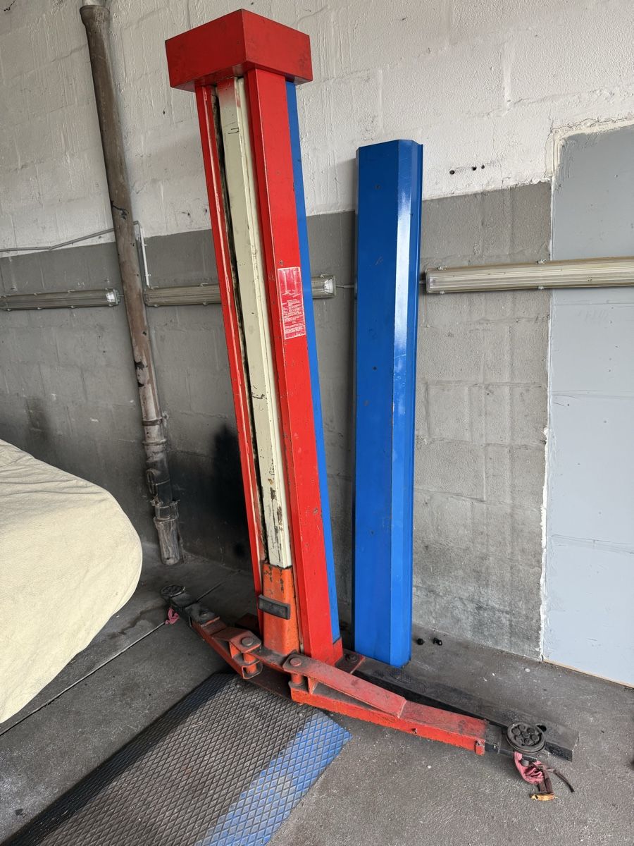 Ponts élévateurs & Crics: Autolift 2 Säulen – D'occasion à Wettingen par Redarrow 2