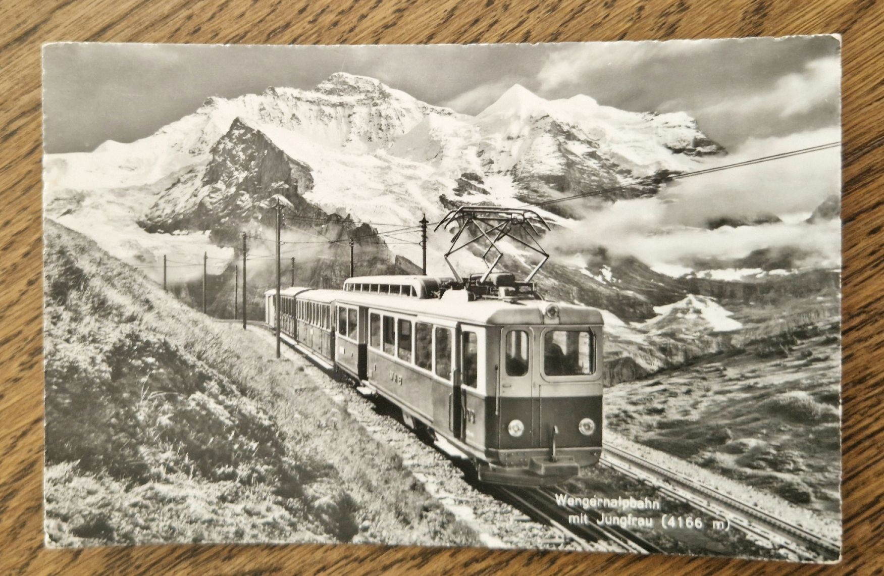 Cartoline postali: Wengeneralpbahn mit Jungfrau – Usato da Ebikon venduto da Donar50
