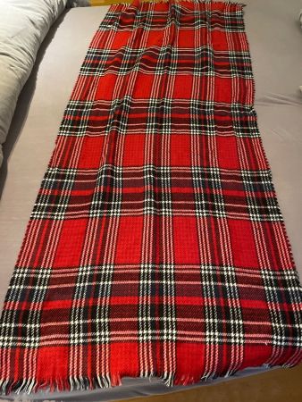 Schal kariert schwarz weiss rot gebraucht Zustand 180*80cm
