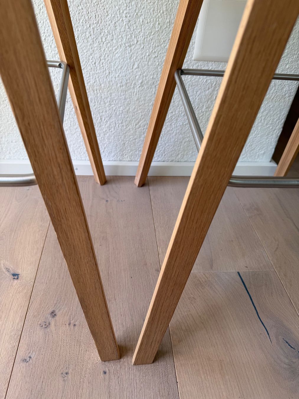 Hay Tabourets: 2x HAY About A Stool AAS 32 Barhocker weiss Eiche Edelstahl – D'occasion à Worb par rushfunk 2