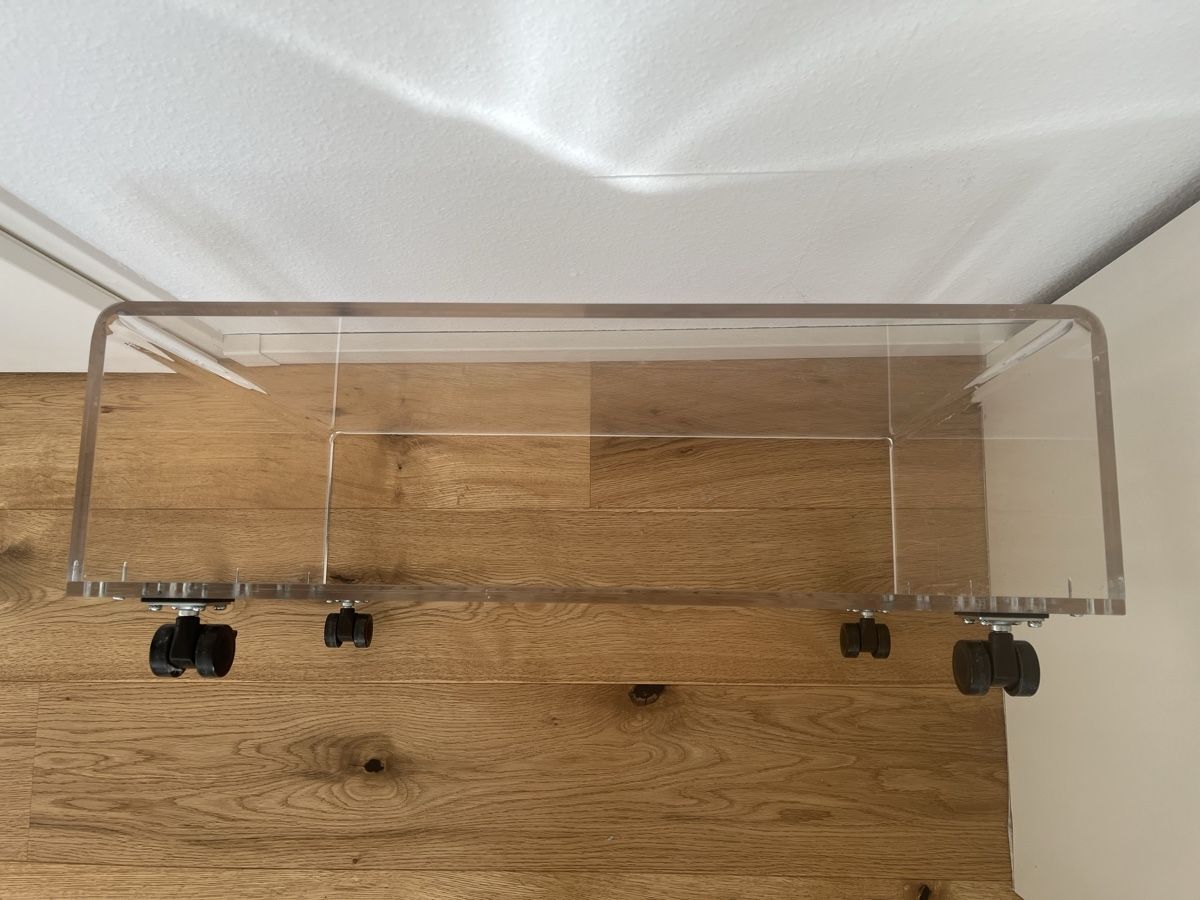 Banconi: Acryglas-Rollmöbel/Beistelltisch/Couchtisch  – Usato da Rudolfstetten venduto da Sunny114 4