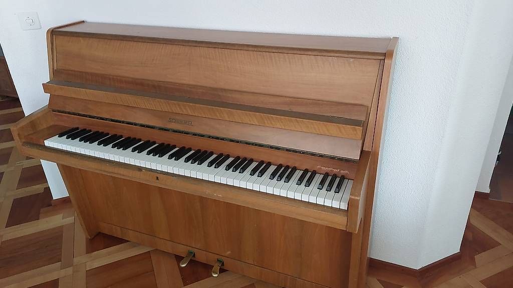 Musikinstrumente: Klavier der Marke Schimmel – Gebraucht aus Ennetmoos von holdemaid