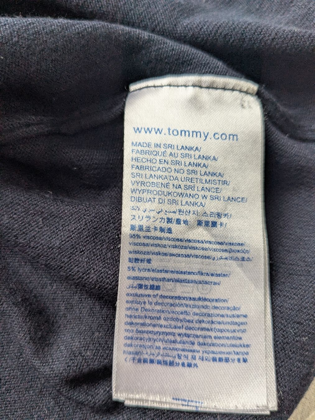 Tommy Hilfiger Maglioni & Felpe: Damen Pullover Tommy Hilfiger  V-Ausschnitt M – Usato da Rorschach venduto da olg_5qq2 4