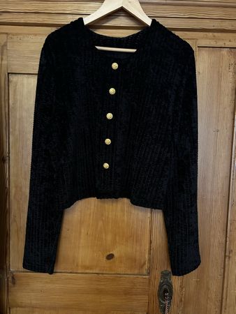Kurzer Pulli mit Zierknöpfen vintage