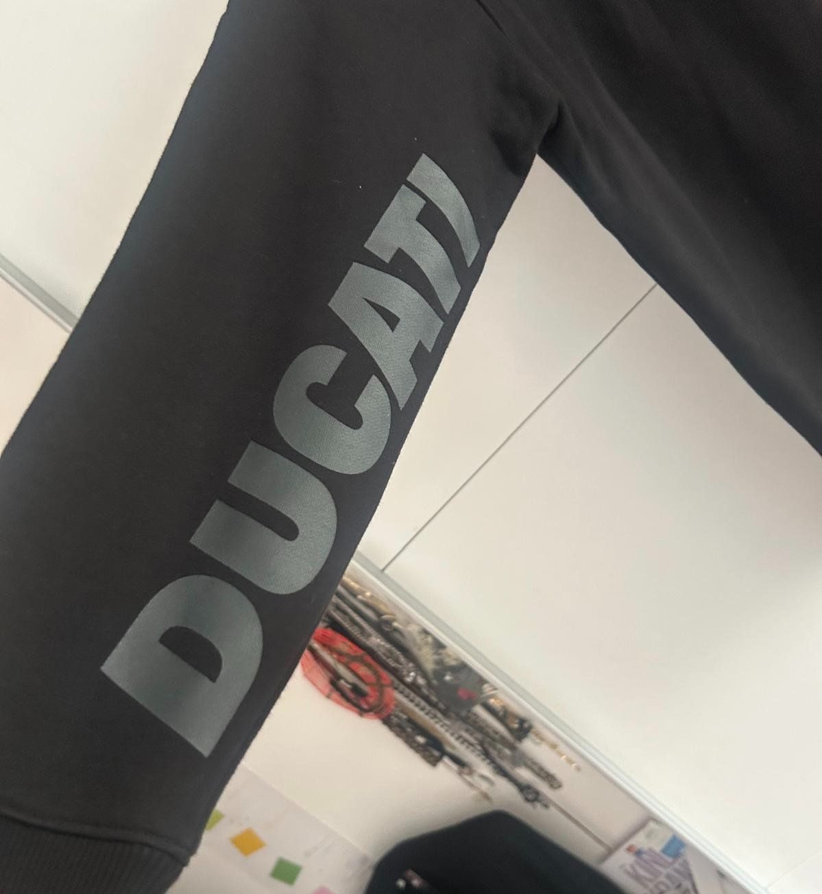Maglioni & Felpe: Schwarzer Ducati Winter-Pullover, Grösse M, Top Zustand – Nuovo (secondo la descrizione) da Basel venduto da Friend68 2