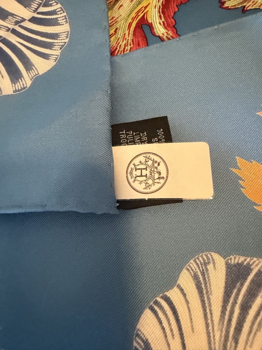 Hermès Foulards & écharpes: Carré Hermès 90 Tulipomanie  – Neuf avec emballage d'origine à Founex par dom_bgr7 5