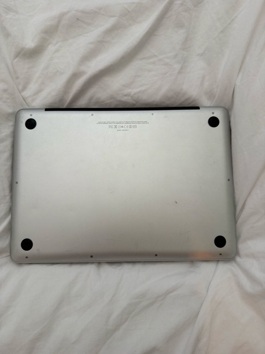 Apple Portables: Macbook Pro 13 – D'occasion à Ennetbürgen par elainelillyyy 3