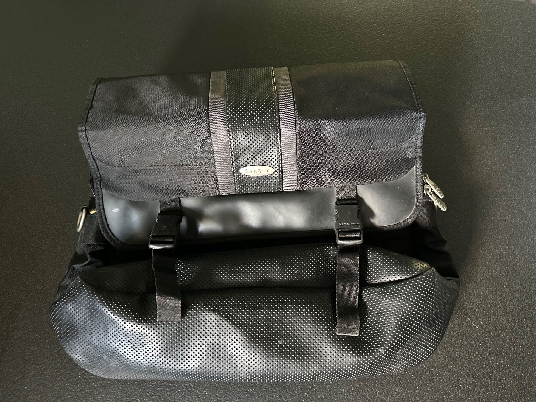 Samsonite Borse: Sac ordinateur portable samsonite – Usato da Uvrier venduto da sauma85