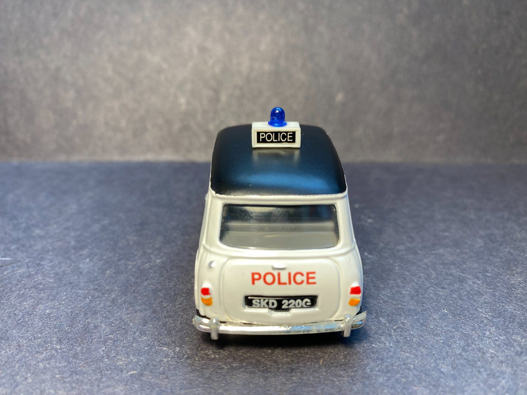 Corgi Toys Modellautos: Mini Cooper, weiss, Police, Corgi 1:43 – Gebraucht aus Spiez von Mlandcruiser 3