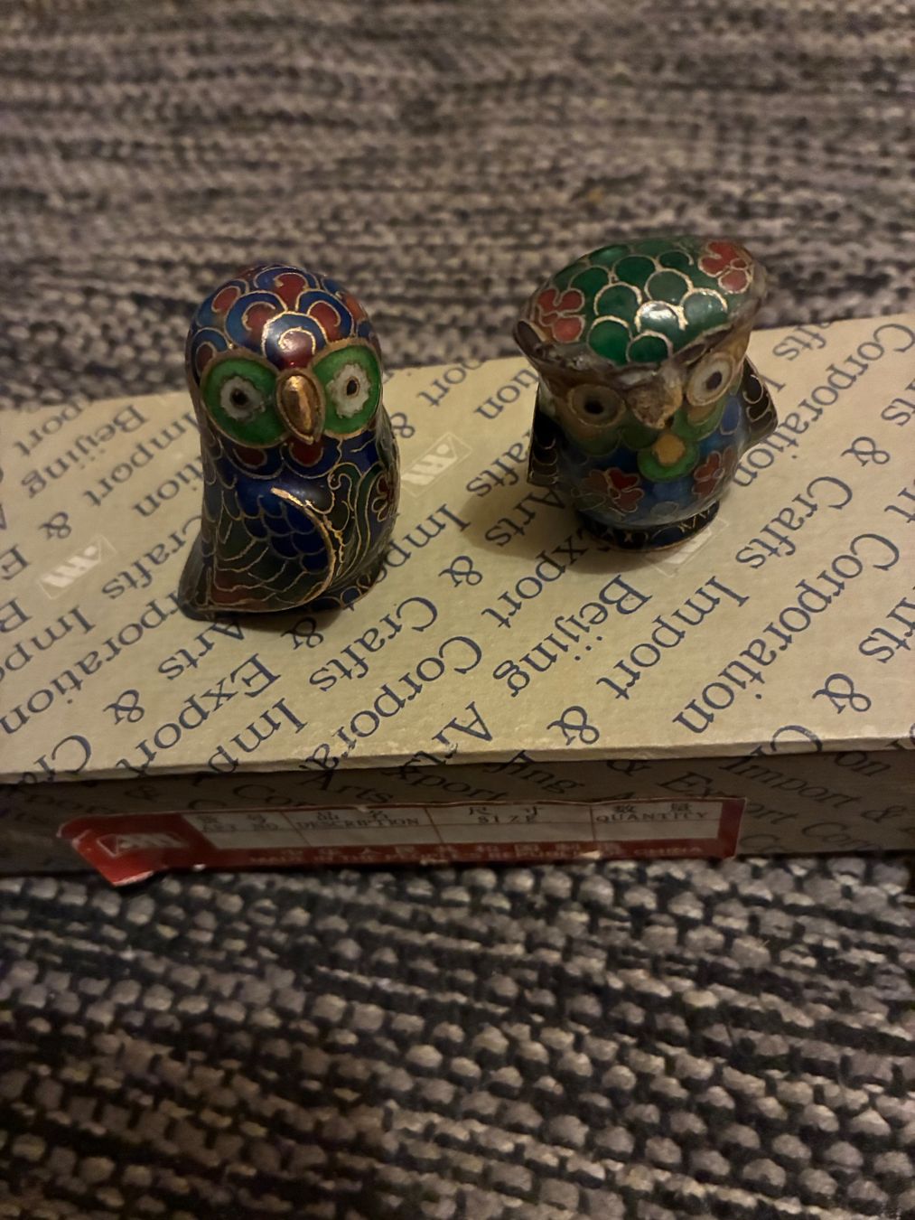 Statuette: Petits hiboux chinois de collection – Nuovo e nell'imballaggio originale da Genève venduto da Laniblue 1
