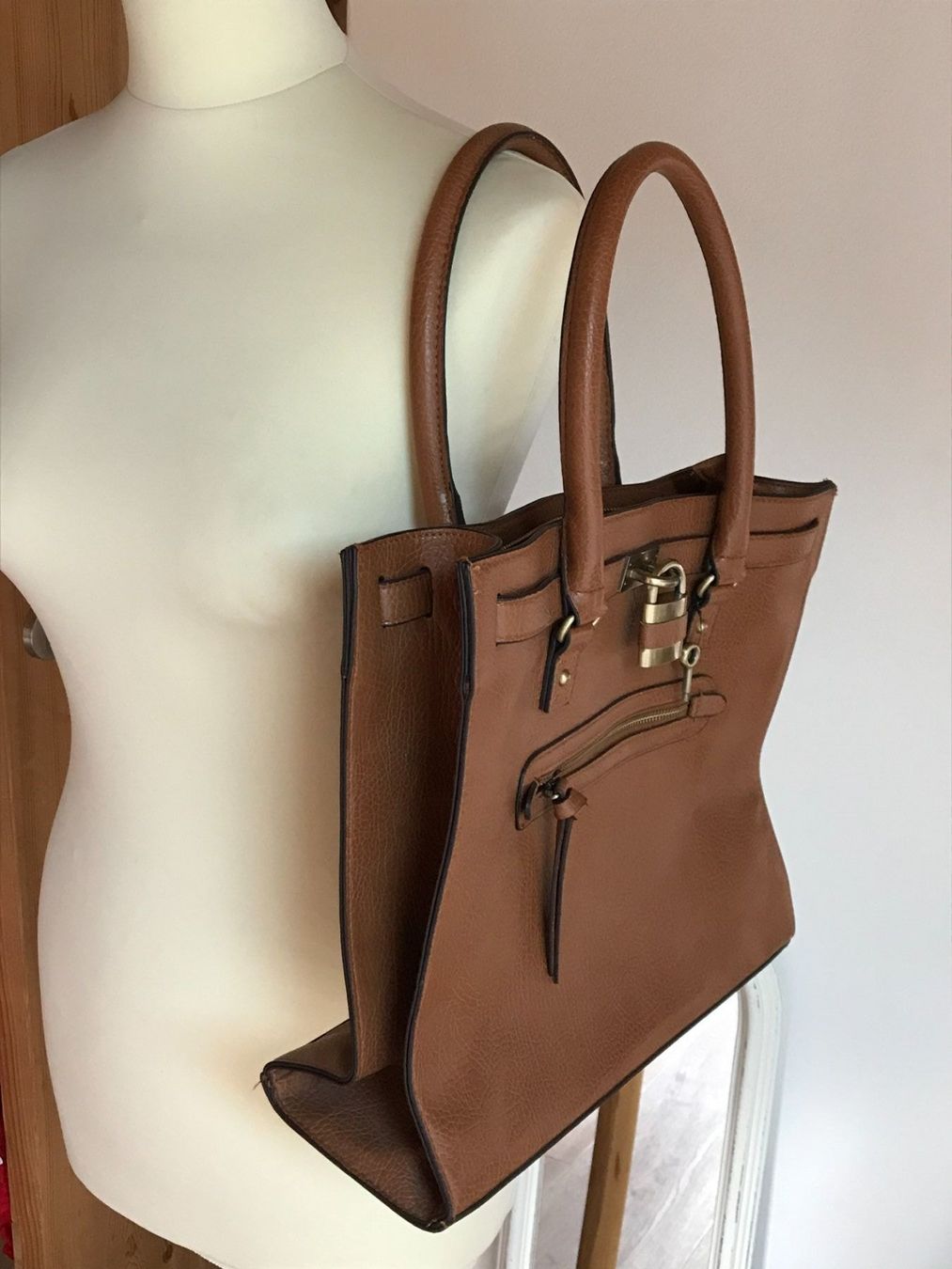 Borse da donna: Warehouse: Braune Tasche – Nuovo (secondo la descrizione) da Zürich venduto da LisM.