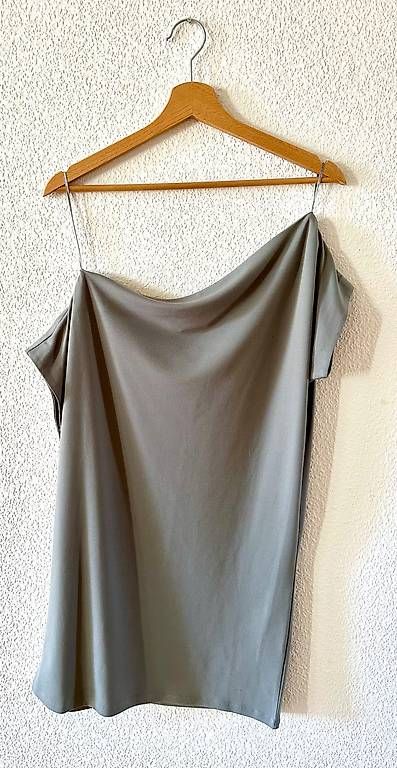 Kleider: Bluse/ Minikleid – Gebraucht aus Auvernier von E111