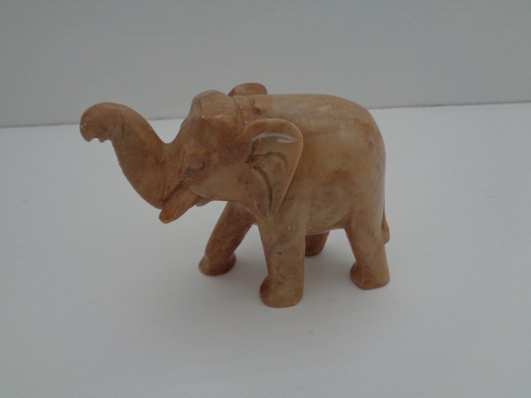 Sculture & Statue: 7 Elefanten aus Marmor & Speckstein – Usato da Chur venduto da omonia 7