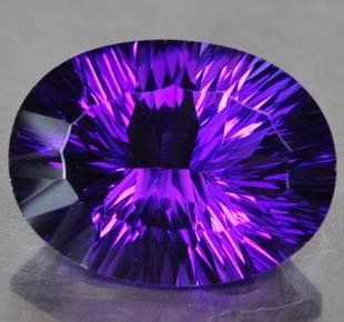 Pietre preziose: Amethyst Oval 11.4ct – Nuovo e nell'imballaggio originale da zuerich venduto da Jewlsdesign