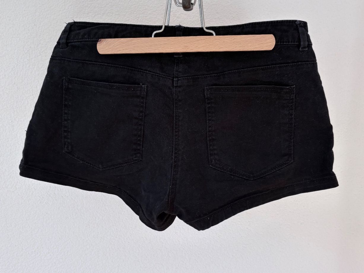 H&M Hosen: H&M Hotpants mit Azteken Muster, ca. Grösse S – Gebraucht aus Bern von Pepper21 1