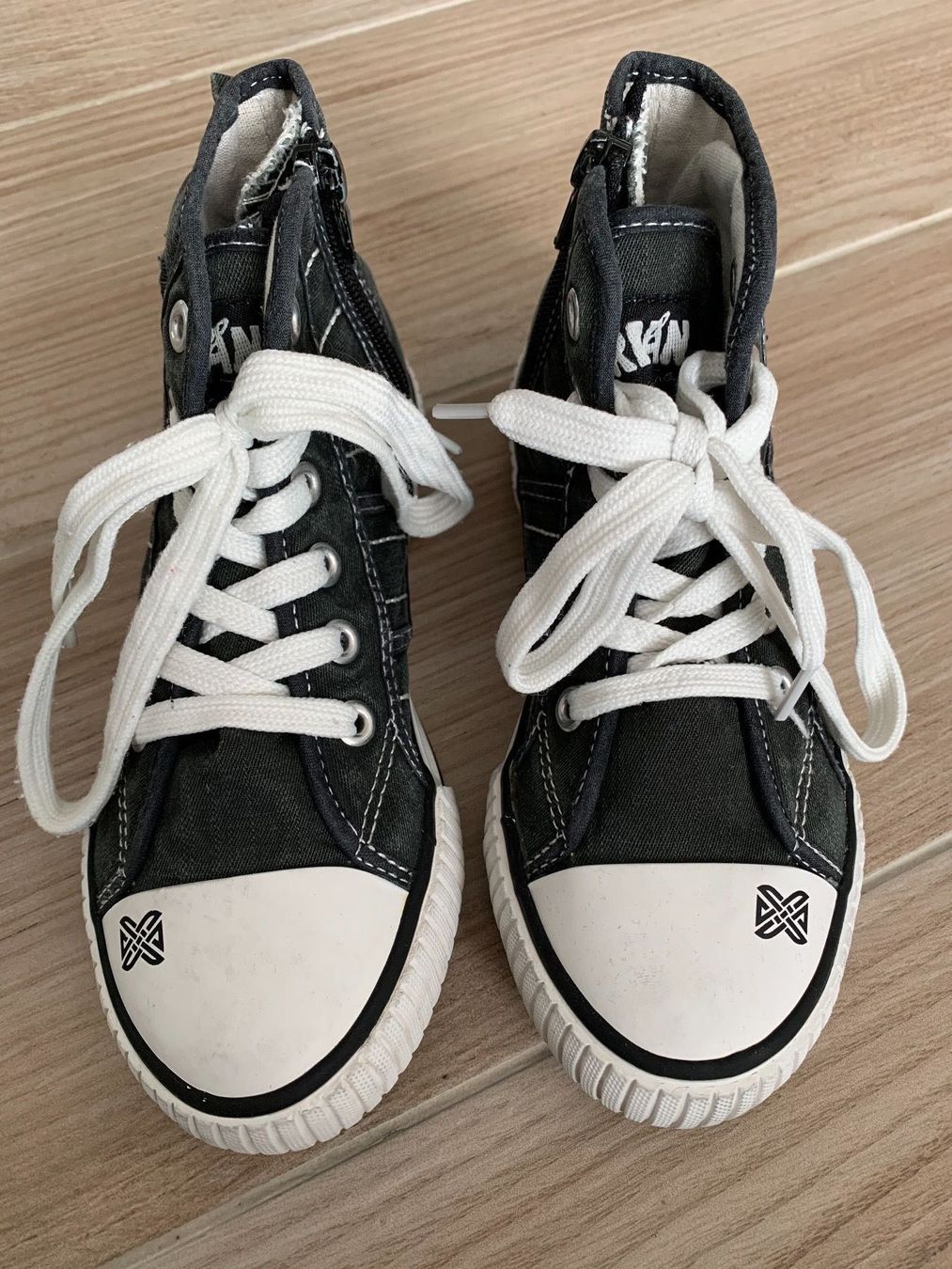 Scarpe per ragazzi: Schuhe Gr. 31 mit Reissverschluss – Usato da Rudolfstetten venduto da Joyw 3