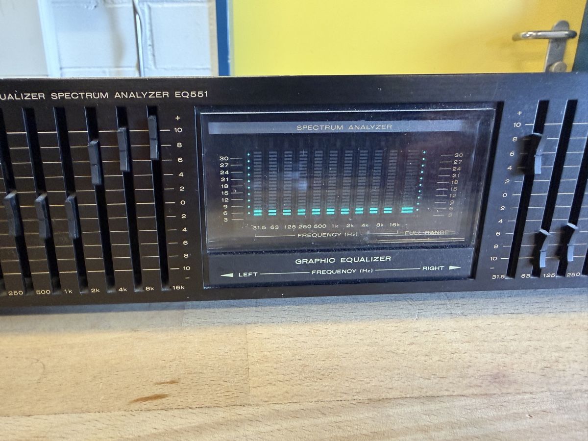 Marantz Equalizzatori: Marantz EQ551 Graphic Equalizer Spectrum Analyzer – Usato da Strengelbach venduto da RaenAntikDesign 3
