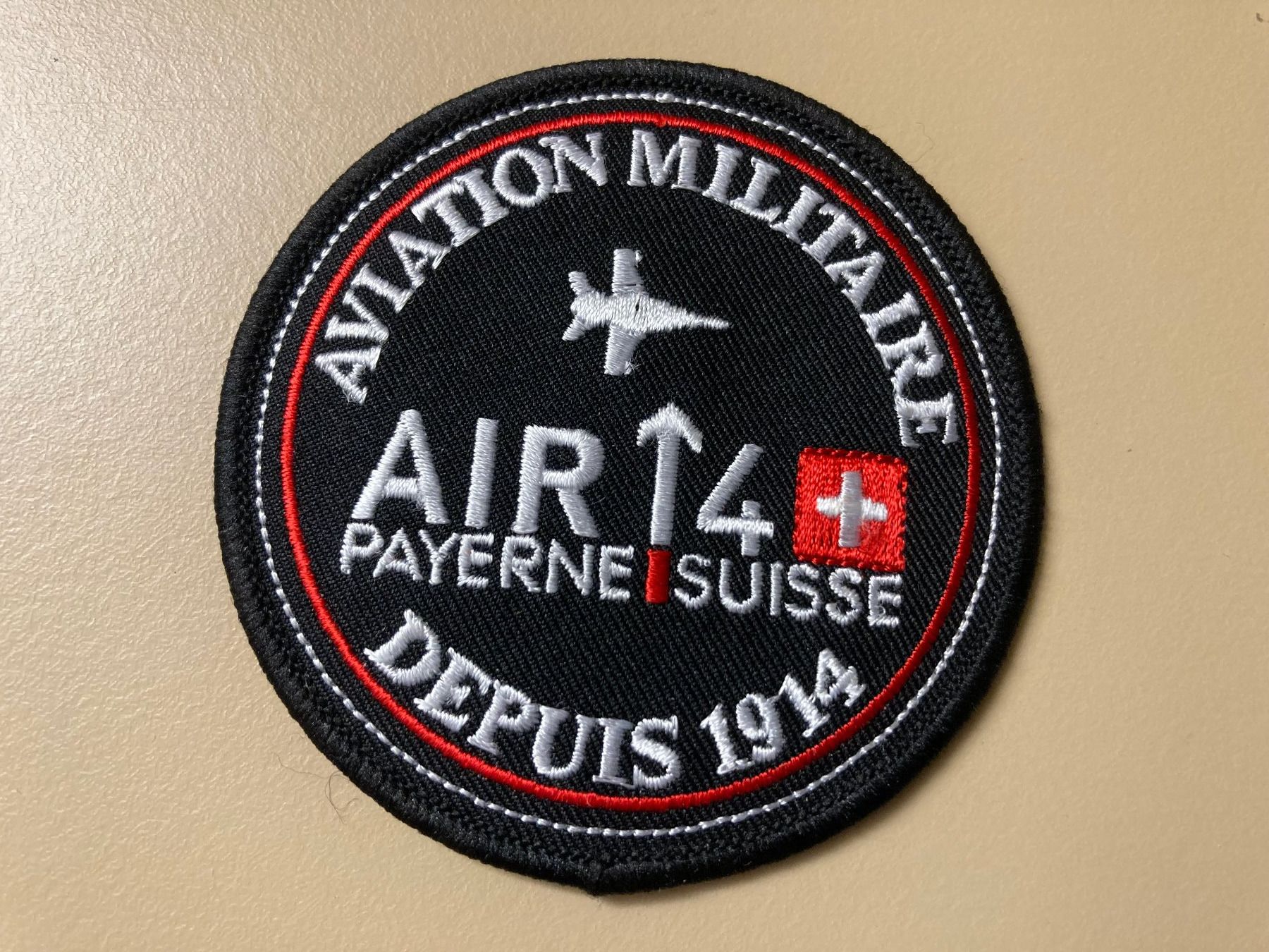 Schweizer Armee Plaketten & Abzeichen: Badge: AIR14 - Payerne - 100 Jahre Schweizer Luftwaffe – Neu (gemäss Beschreibung) aus Brütten von Hst1