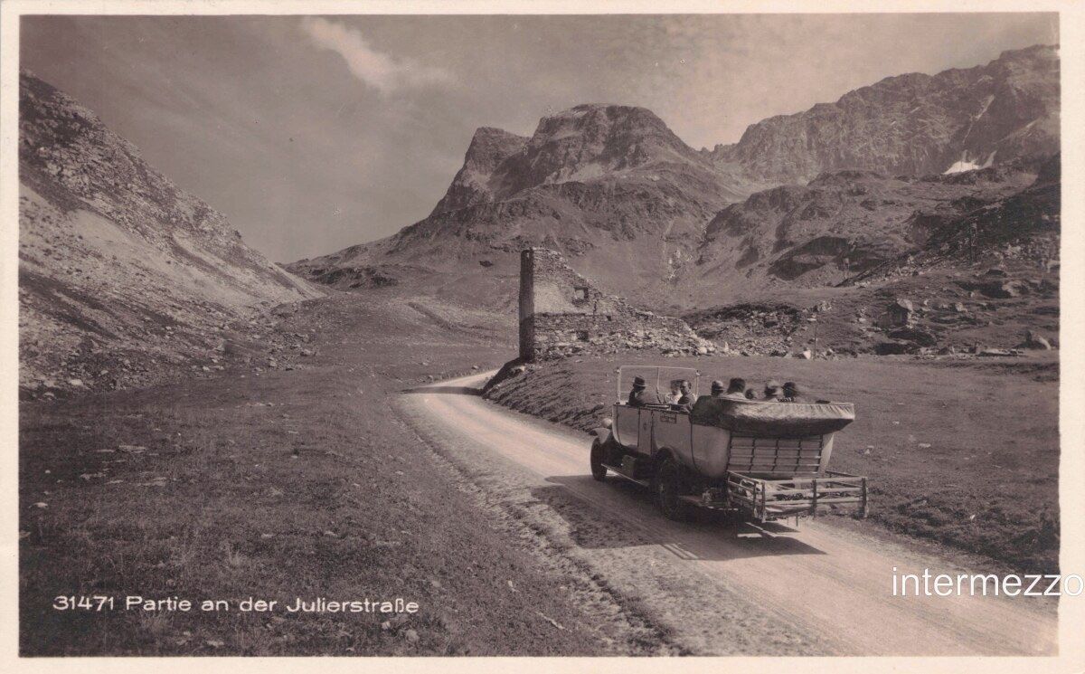 Cartes postales: Julier GR // 1929 Postauto Oldtimer Menschen belebt – D'occasion à Basel par intermezzo12