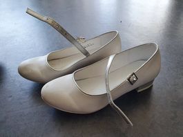 Festlicher Mädchenschuh Gr. 35 mit kleinem Absatz