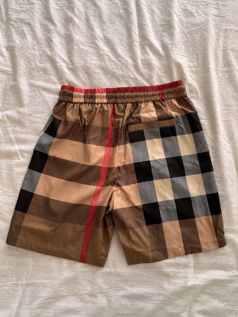Burberry Pantaloni: Burberry Shorts – Nuovo (secondo la descrizione) da Unterentfelden venduto da tim_5vkv 1