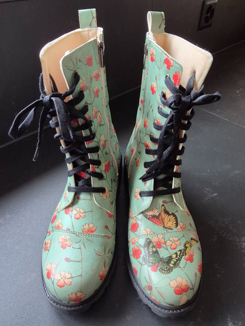 Scarpe da donna: Stiefeletten von DOGO – Nuovo (secondo la descrizione) da Menziken venduto da porsche019