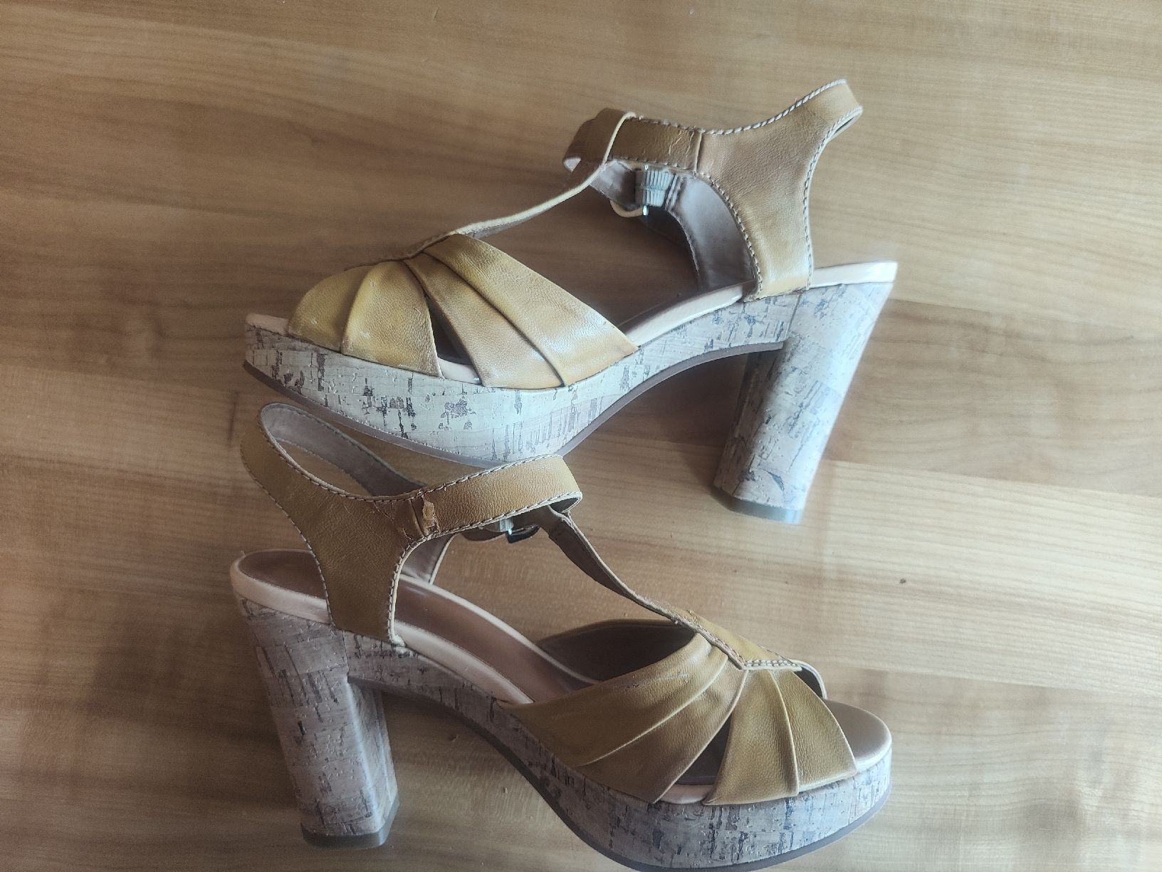 Scarpe da donna: Ledersandalen cube – Usato da Flawil venduto da sus_9hdn