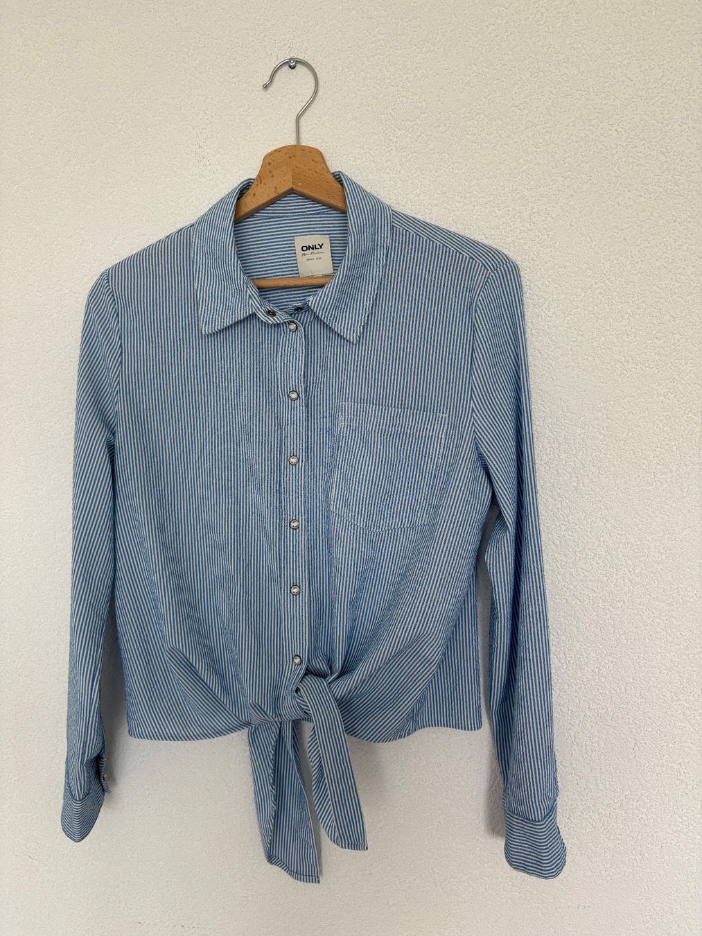 Only Camicette: Damen Hemd blau gestreift Grösse S – Usato da Effretikon venduto da Jana_K
